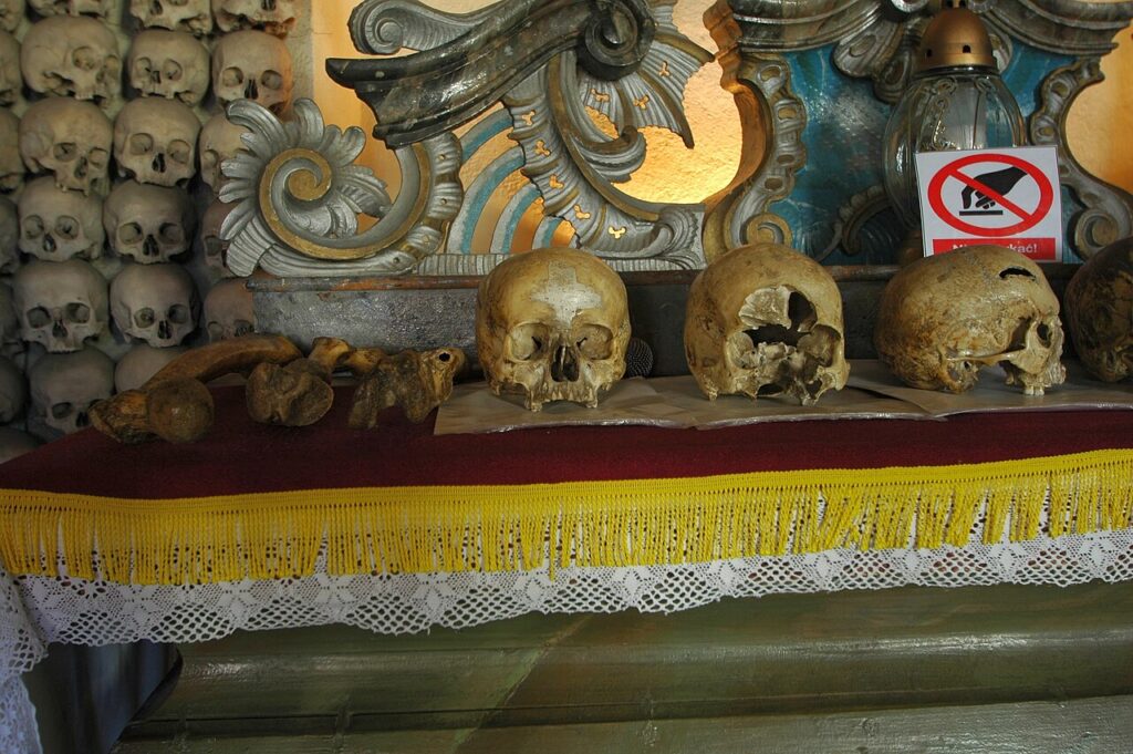 Kaplica Czaszek w Czermnej koło Kudowy-Zdroju