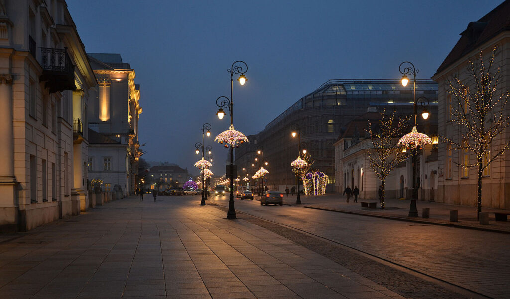 Ulica Krakowskie Przedmieście — fragment Traktu Królewskiego w Warszawie