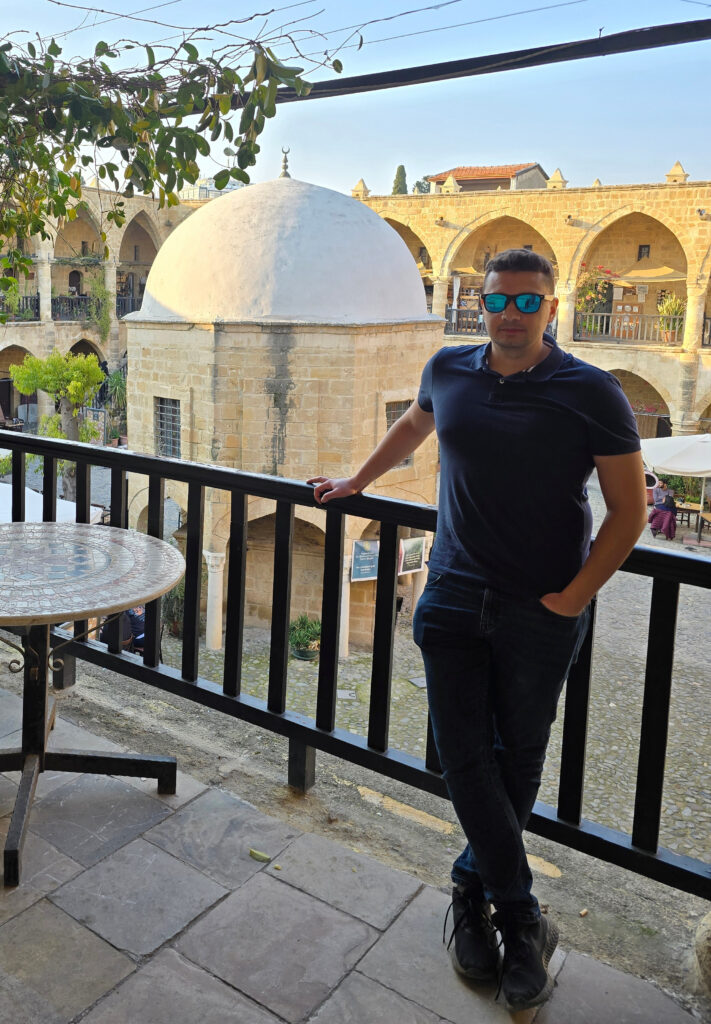 Łukasz - autor bloga travelcheck.com.pl Büyük Han