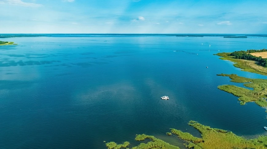 Jezioro Śniardwy - największe jezioro w Polsce (113 km)